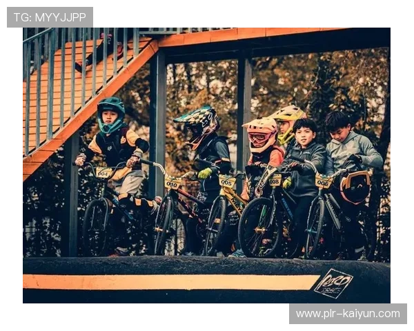 阜阳市北京路一小学子长三角BMX泵道公开赛获一银一铜