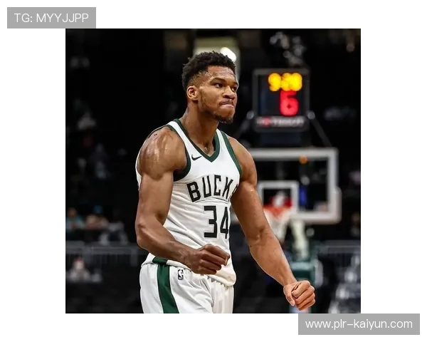 雄鹿更衣室矛盾公开化,字母哥批评队友打球太独影响战绩。 雄鹿更衣室矛盾公开化,字母哥批评队友打球太独影响战绩。